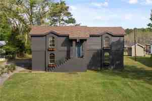 featured image of 4062 Dawson Dr