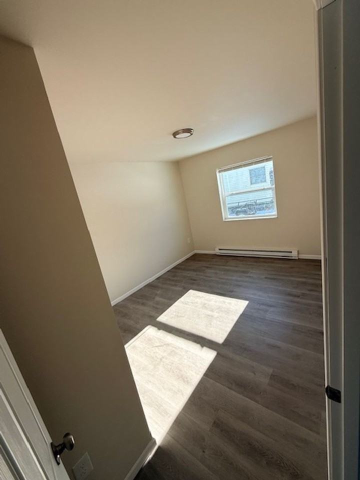 8341 3rd St - Photo 4 of 8