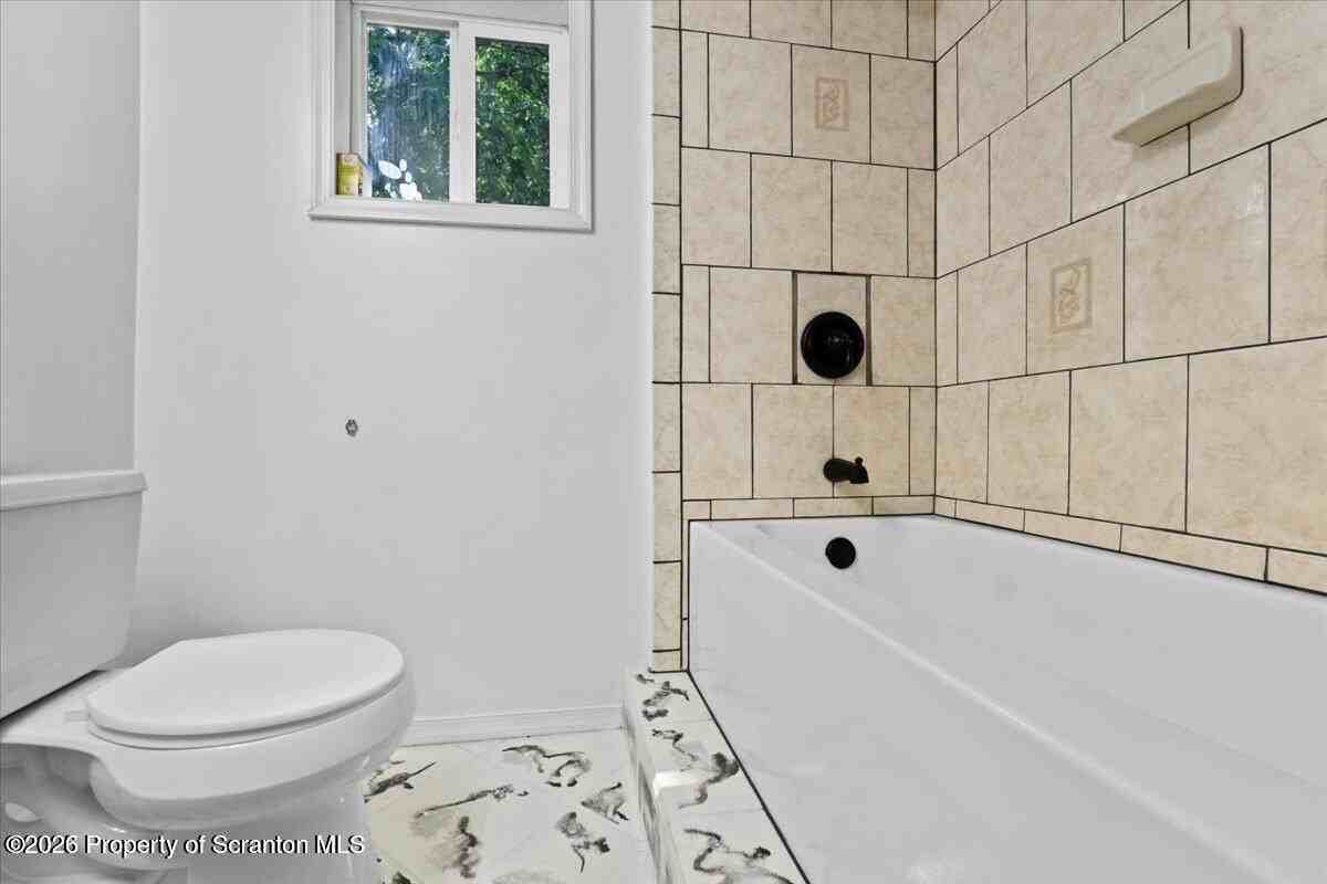 416 Electric St - Photo 4 of 9