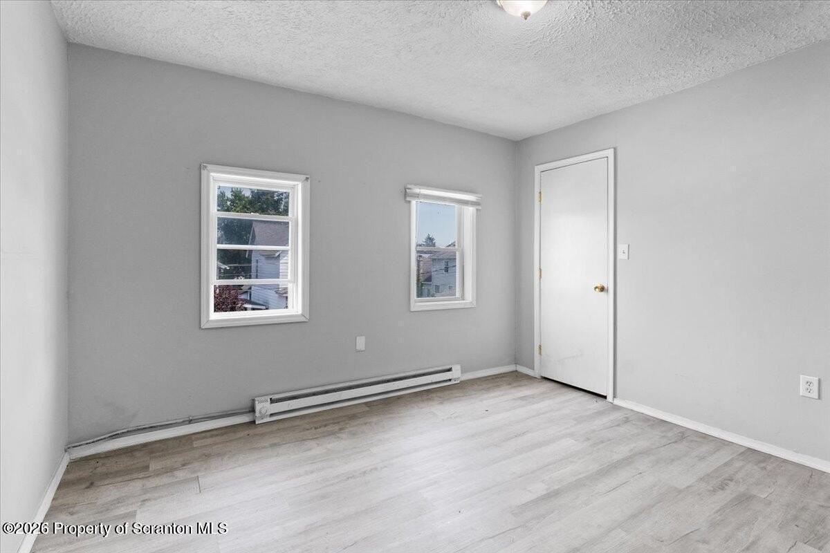 416 Electric St - Photo 5 of 9