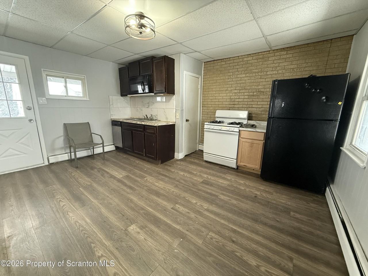 375 Grove St Fl 2 #FL2 - Photo 2 of 9