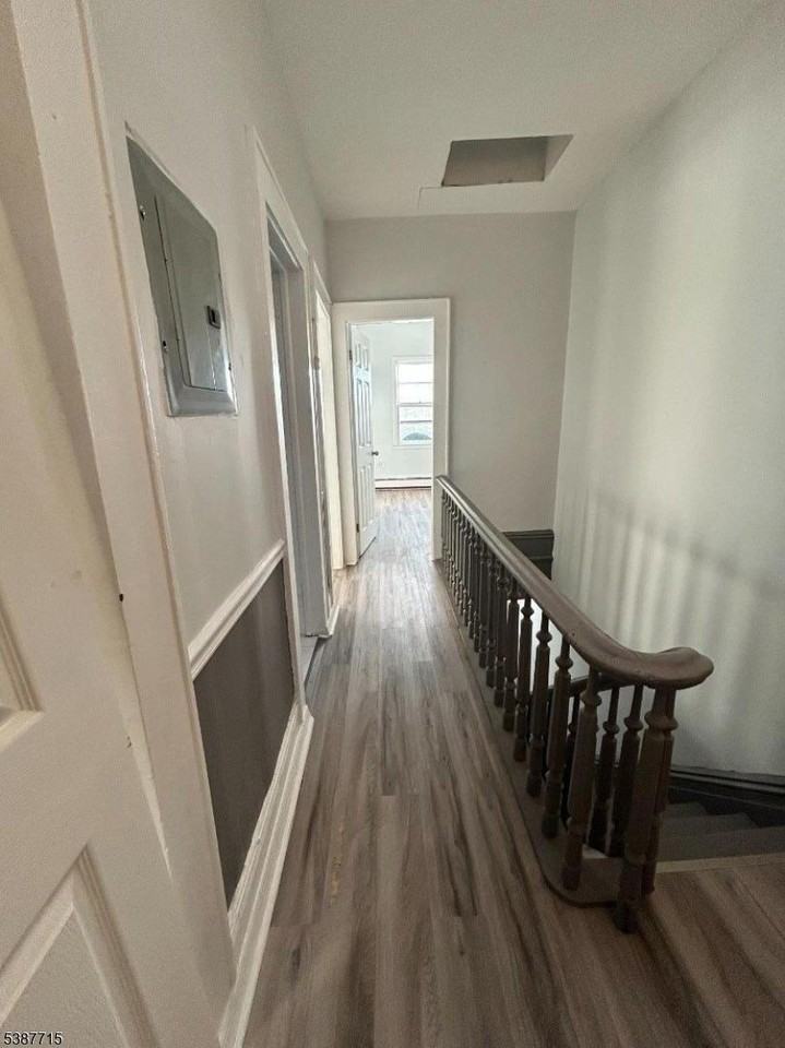 170 Claremont Ave - Photo 7 of 12