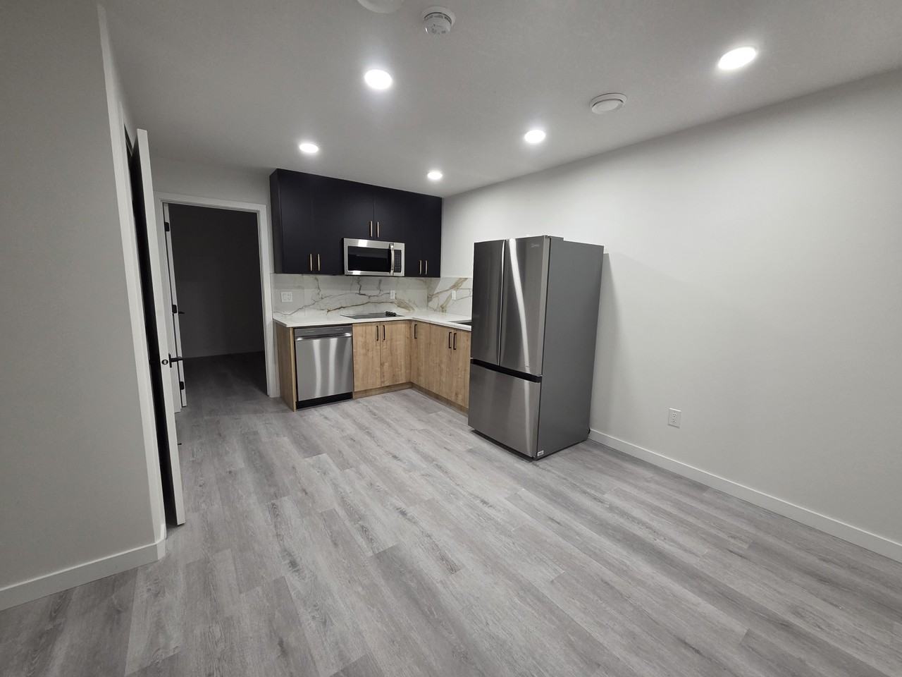 8015 83 St NW Basement Suite - Photo 7 of 8