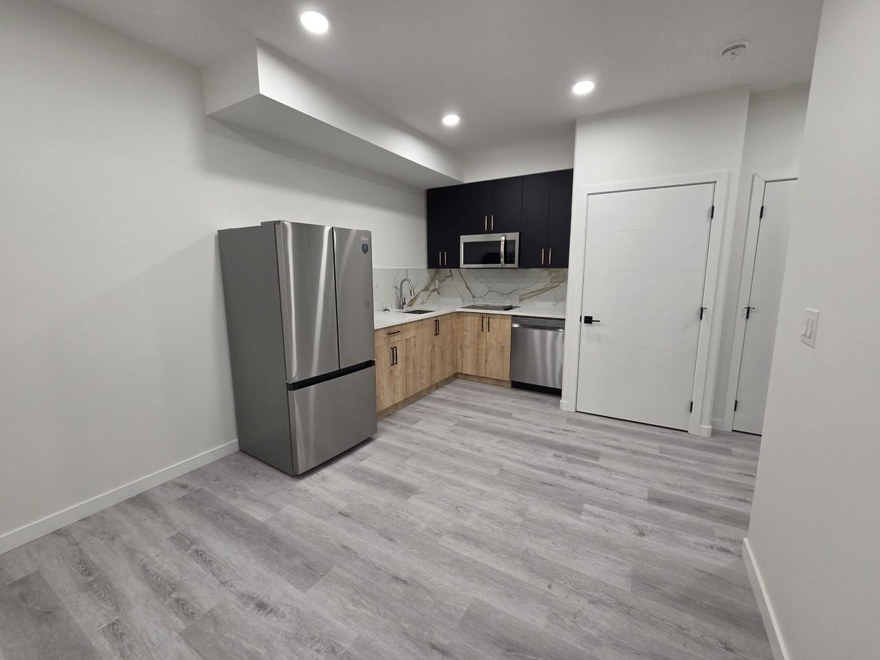 8017 83 Street Northwest, Down, Edmonton, Alberta, Canada, T6C 0W1 - Photo 2 of 7