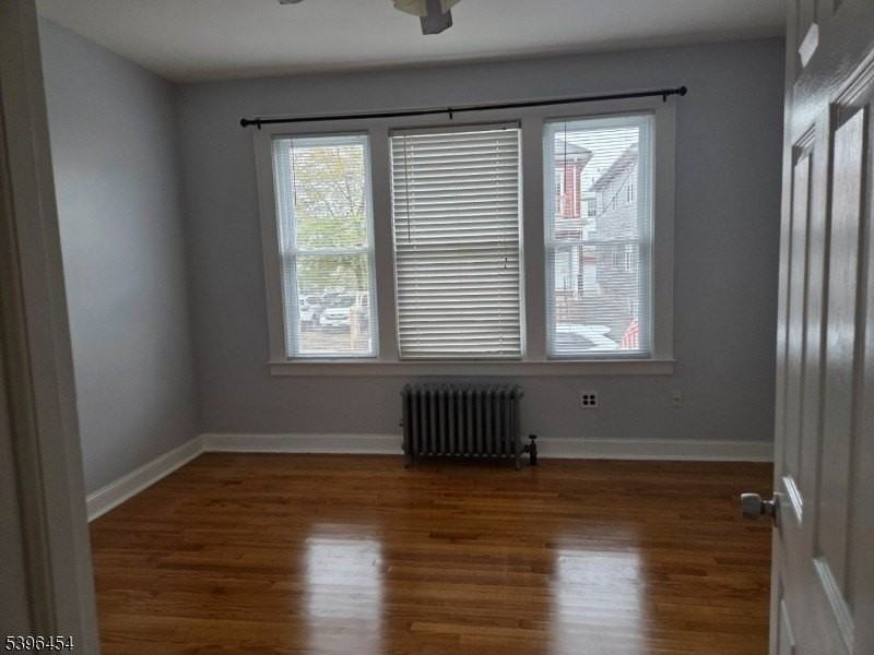 292 Leslie St #1R - Photo 3 of 9