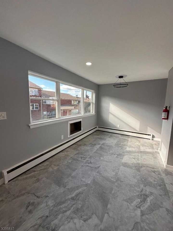 916 Stuyvesant Ave #W1 - Photo 6 of 17