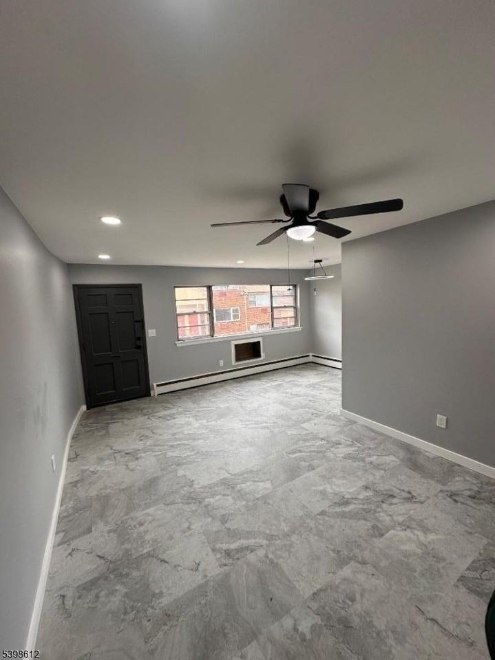 916 Stuyvesant Ave #W1 - Photo 7 of 17