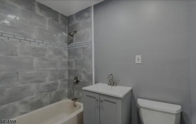 188 Park St - Photo 3 of 8