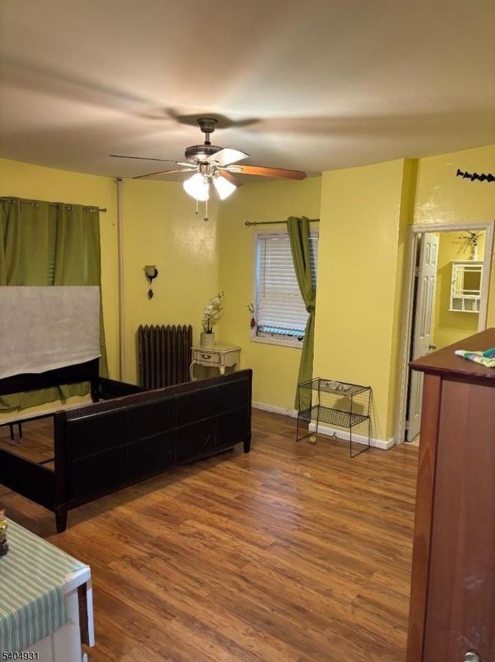 160 N 16th St - Photo 2 of 9