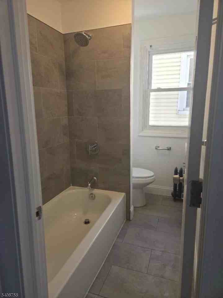 54 Arsdale Ter #2 - Photo 3 of 6