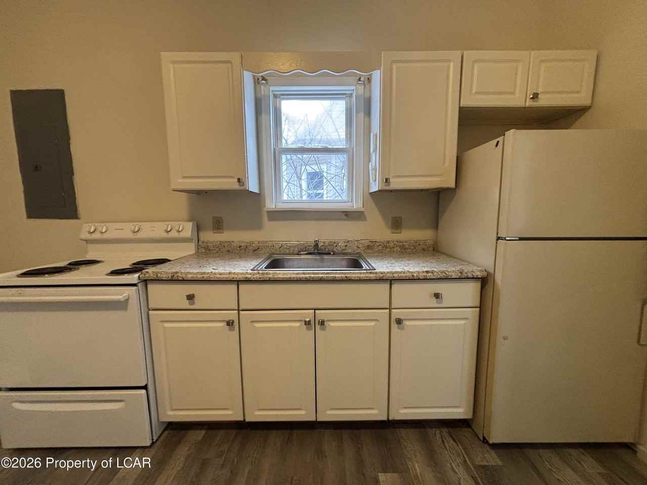 381 Main Rd - Photo 3 of 9