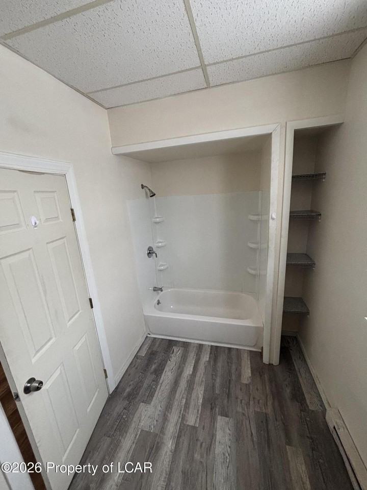 381 Main Rd - Photo 5 of 9