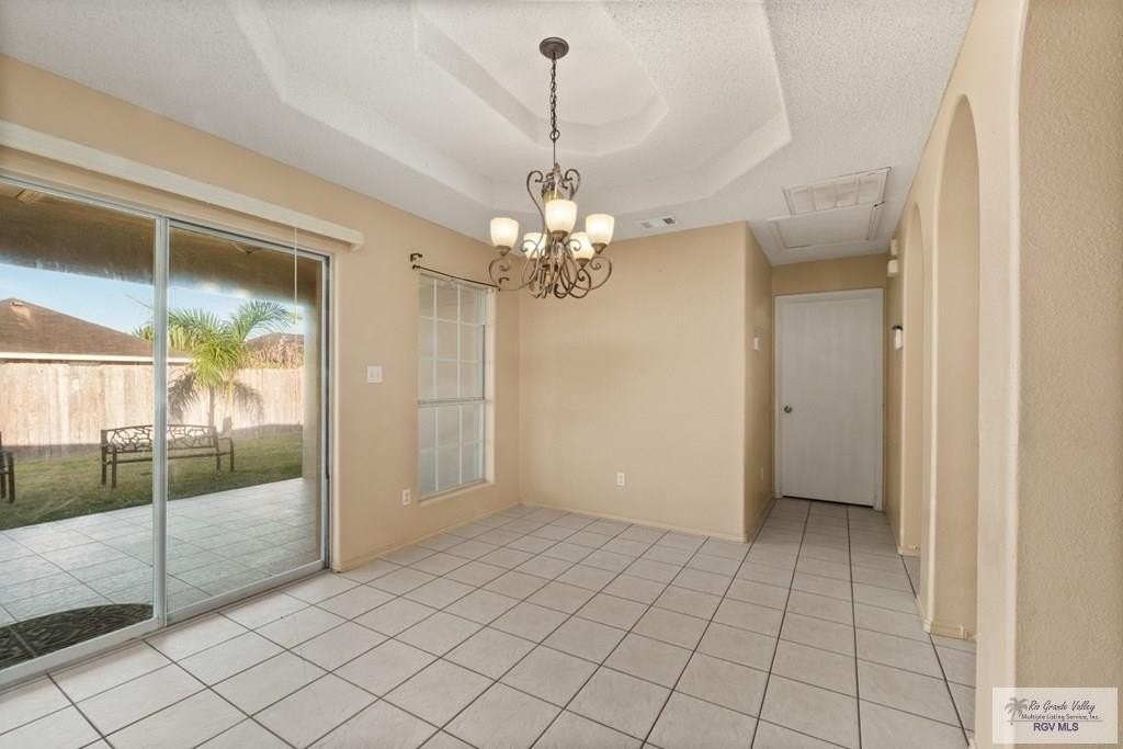 2751 Normandy St - Photo 5 of 18