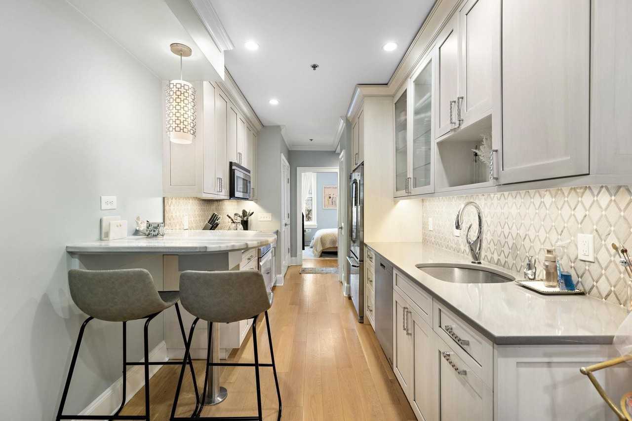 529 Jefferson St #4 - Photo 5 of 12