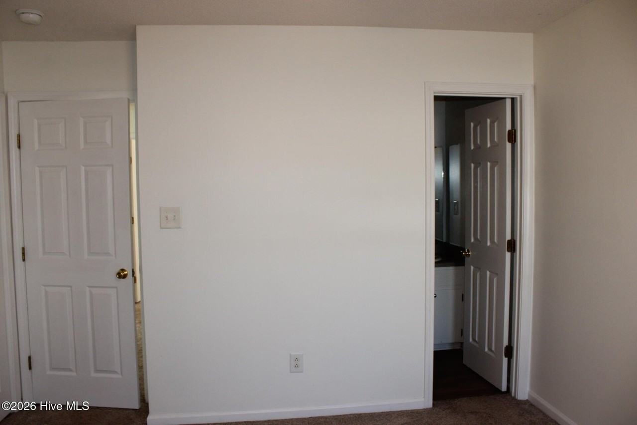 121 Jerrett Ln - Photo 7 of 9