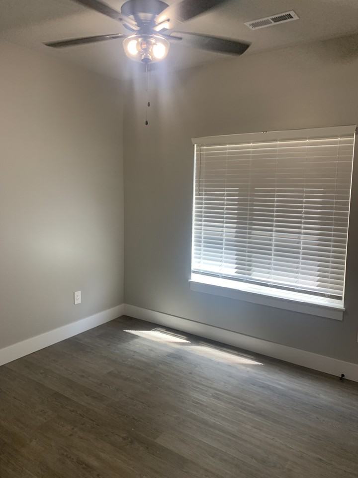 13602 W Hunters View St #1 - Photo 4 of 7