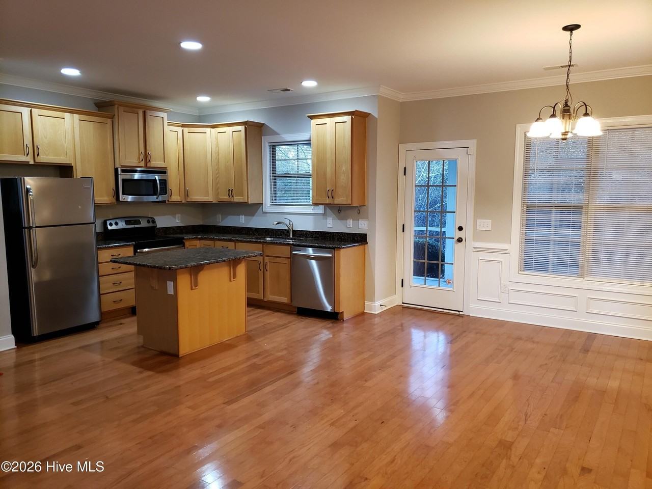 2202 E Oak Bridge Dr - Photo 5 of 19