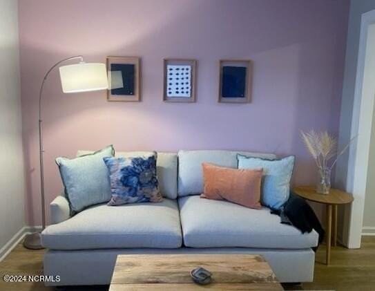 809 Shakespeare Dr - Photo 5 of 35