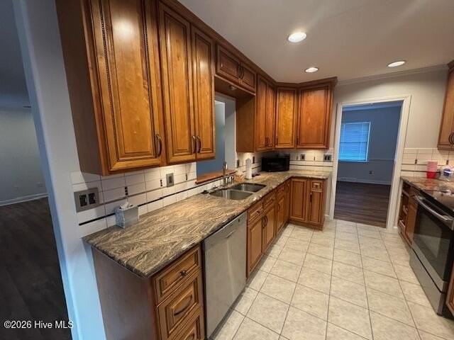 258 Dallas Dr - Photo 7 of 20