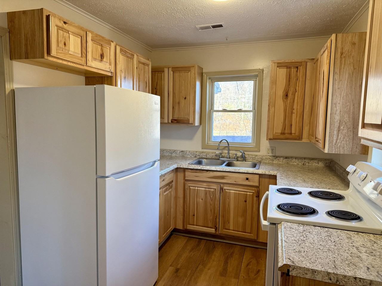 526 Old Stage Rd - Photo 6 of 11