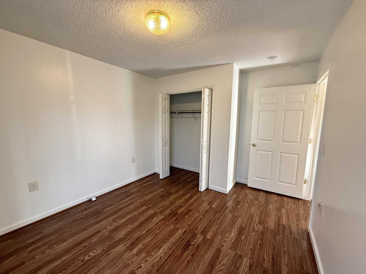 33 Driftwood Cir Apt 1 #1 - Photo 4 of 14