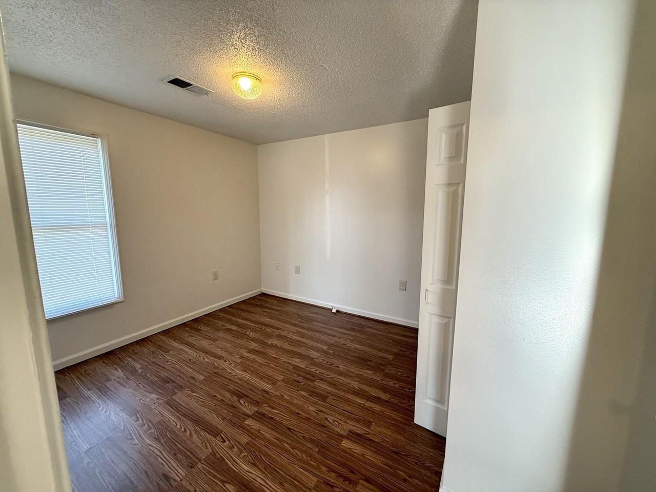 33 Driftwood Cir Apt 1 #1 - Photo 5 of 14