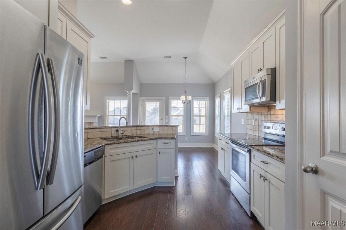 8740 Pemberton Park - Photo 6 of 32