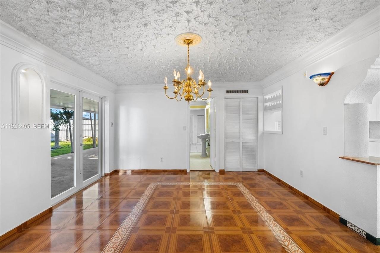 11620 Sw 179th Ter #0 - Photo 7 of 19