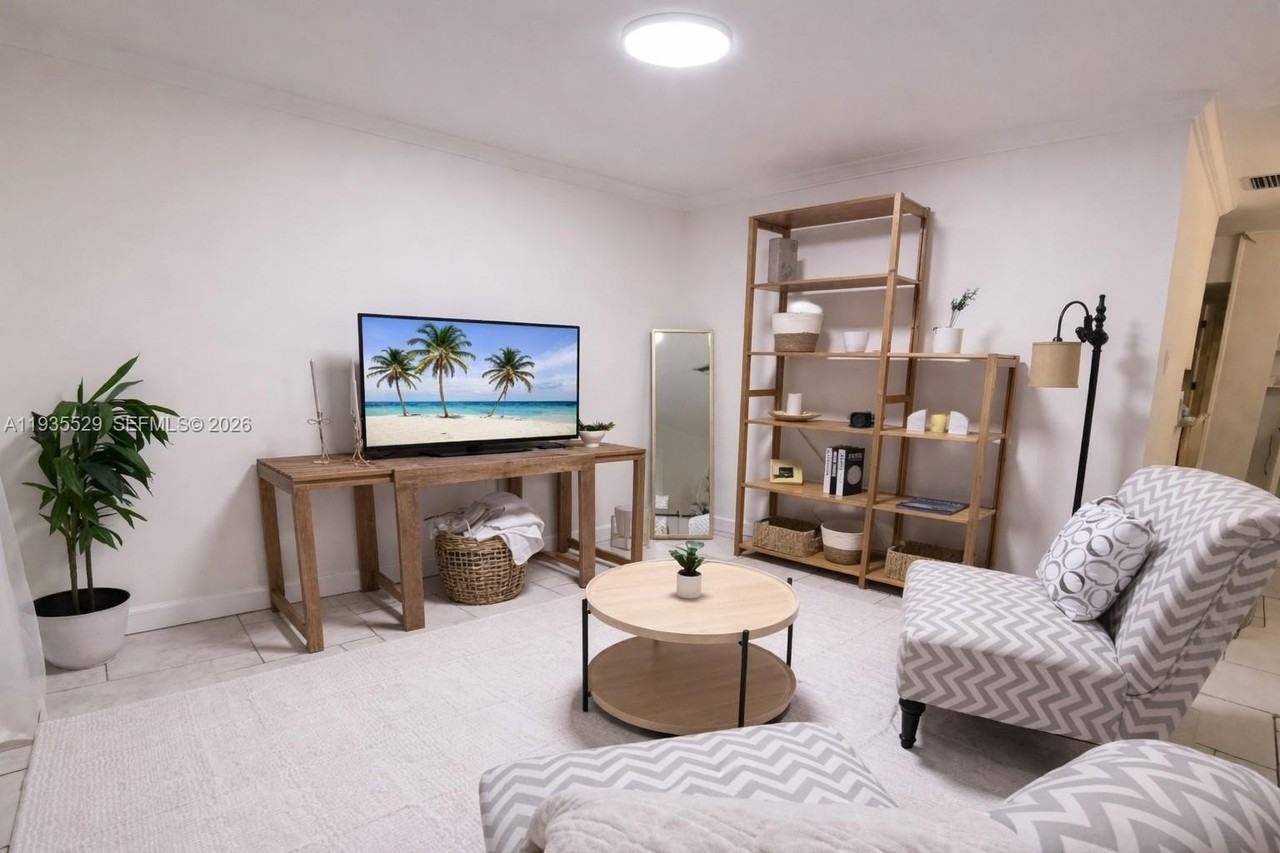 232 Se 6th St - Photo 7 of 41