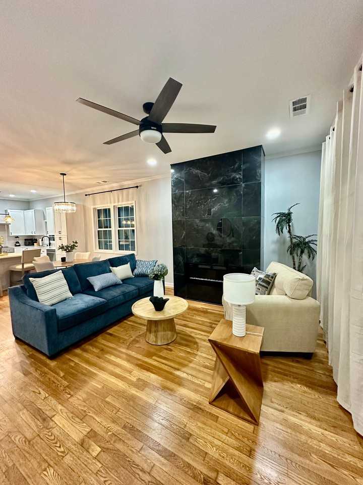 Lyle Ave - Photo 2 of 13