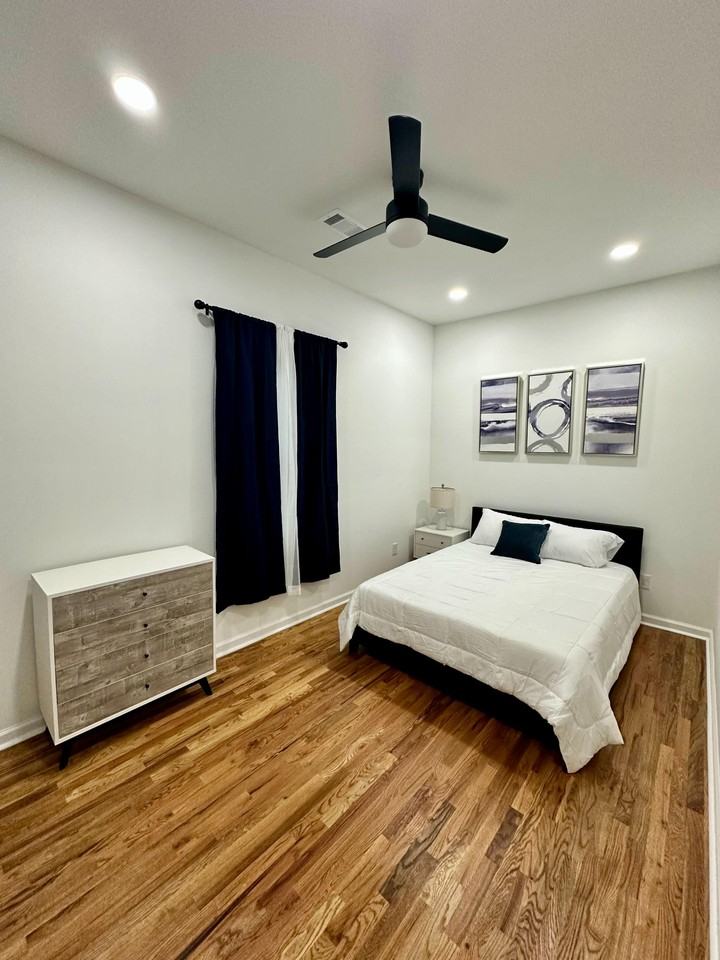 Lyle Ave - Photo 7 of 8