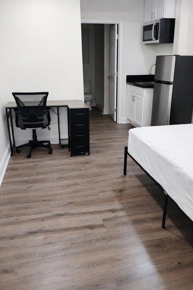 Portsmouth Ave - Photo 3 of 5