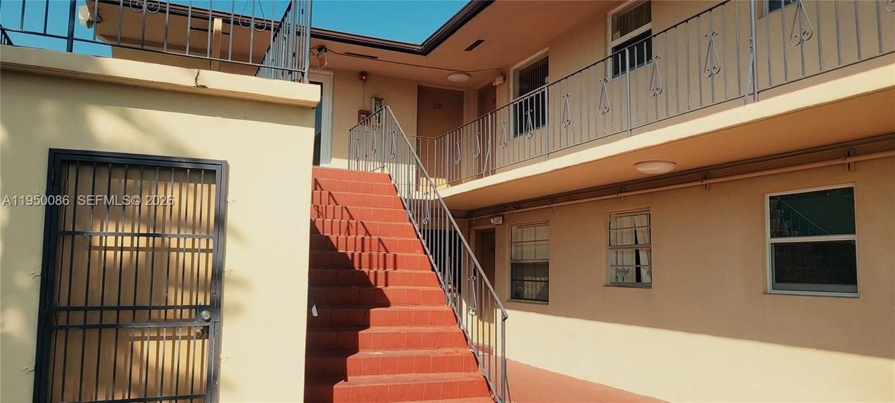 3905 Sw 78th Ct #209 - Photo 2 of 10