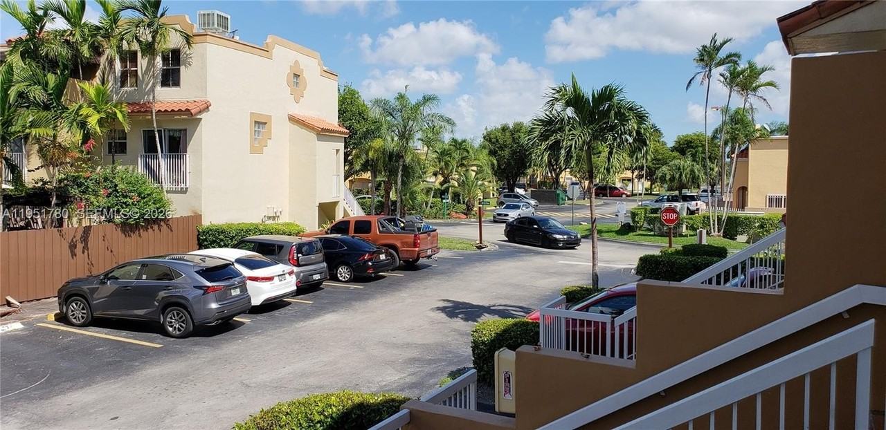 8620 Nw 3rd Ln #506-5 - Photo 5 of 15