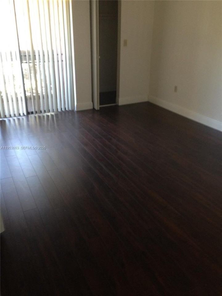 3864 Sw 52nd Ave #3864 - Photo 6 of 9