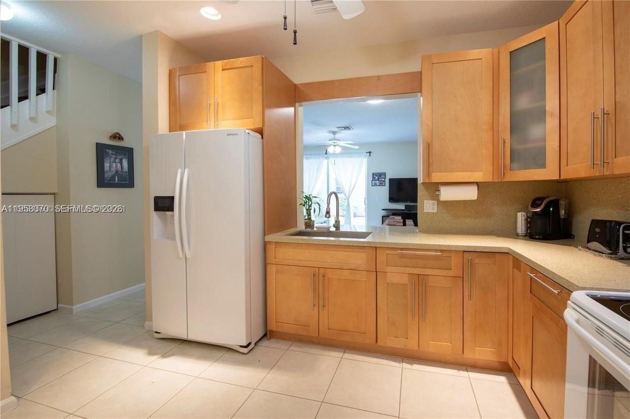 9009 Nw 54th St #9009 - Photo 6 of 27