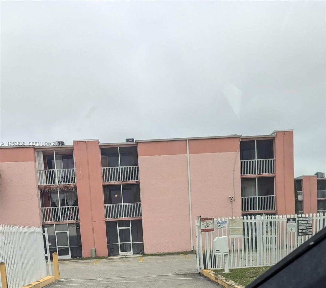 19715 Sw 114th Ave #357 - Photo 2 of 4