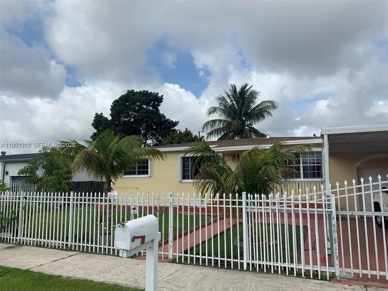 17950 Nw 6th Ct - Photo 2 of 21