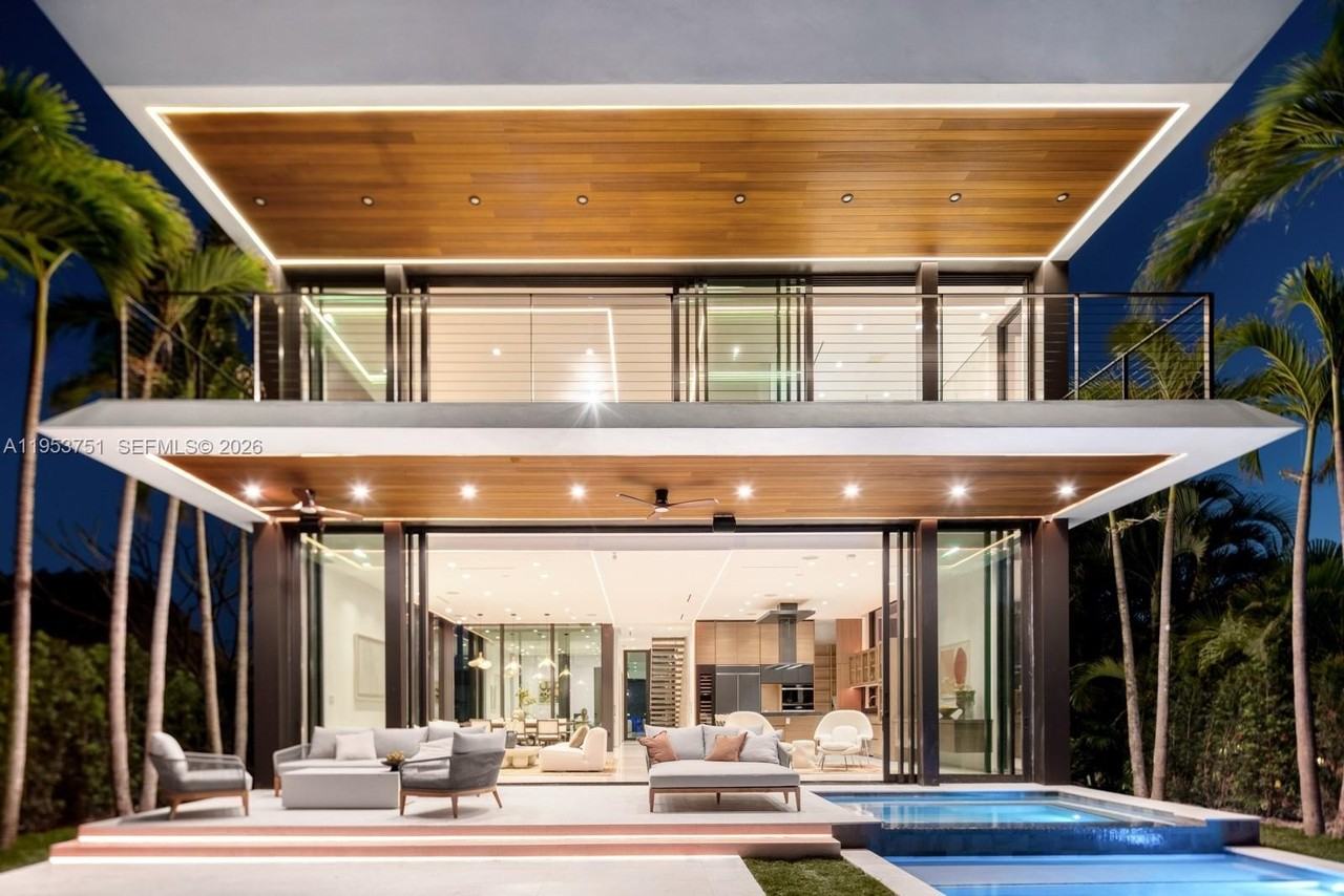 701 86th St - Photo 6 of 40