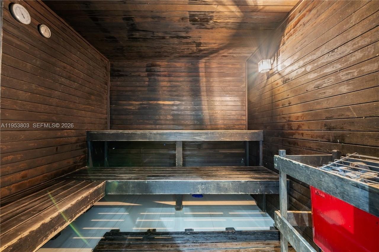 2733 Ne 3rd Ct #105 - Photo 2 of 50