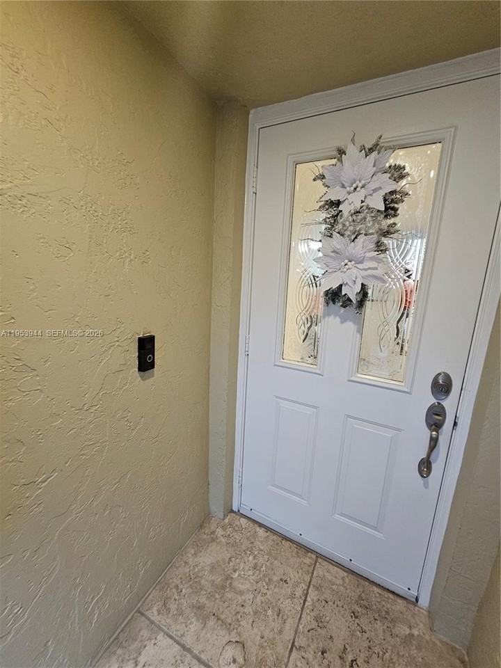 9781 Sw 138th Ave #DB1R - Photo 2 of 16