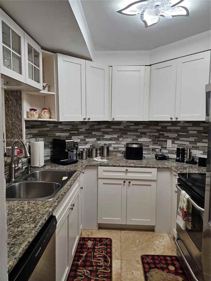 9781 Sw 138th Ave #DB1R - Photo 4 of 16