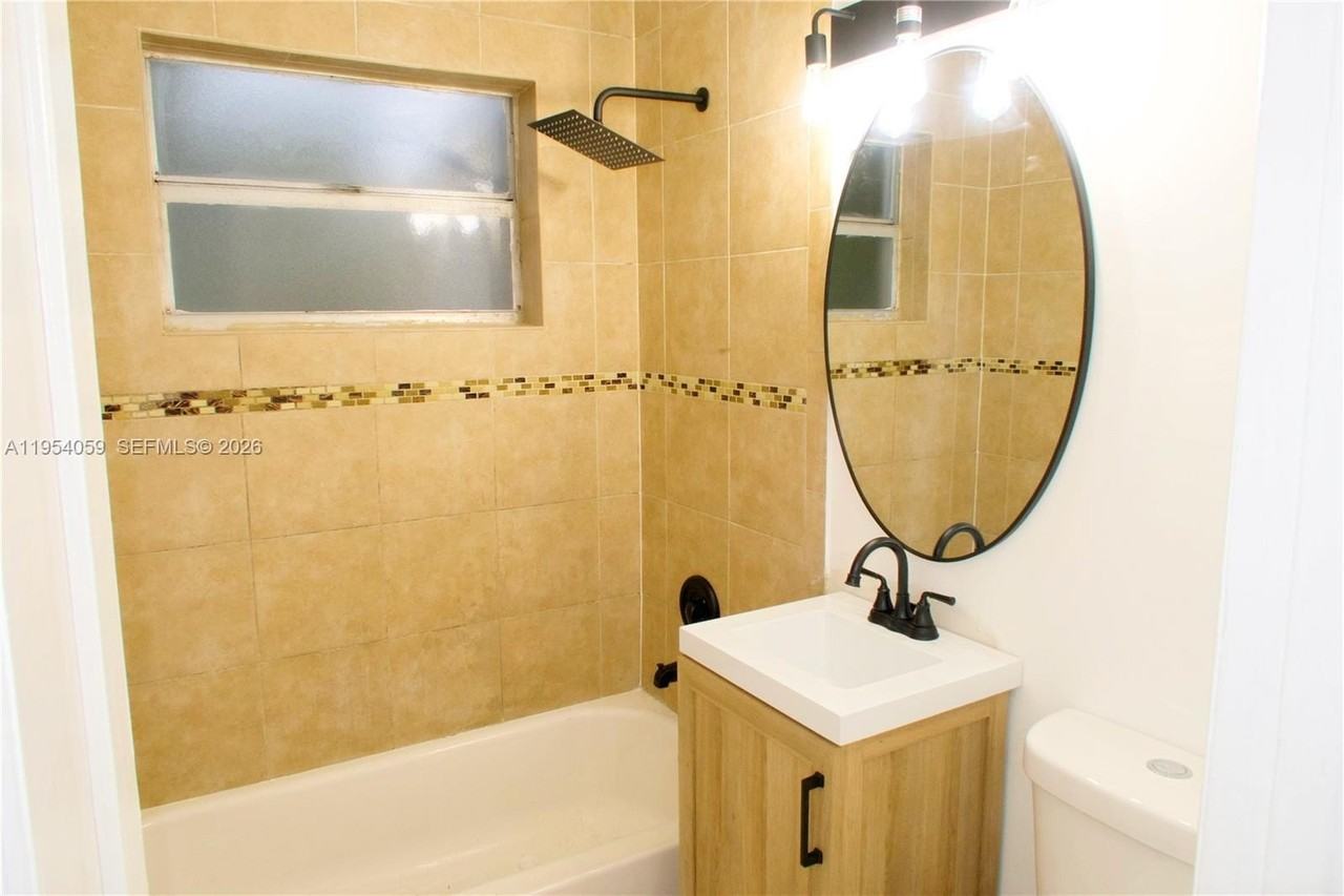 3020 Nw 17th Ct #3020 - Photo 7 of 8