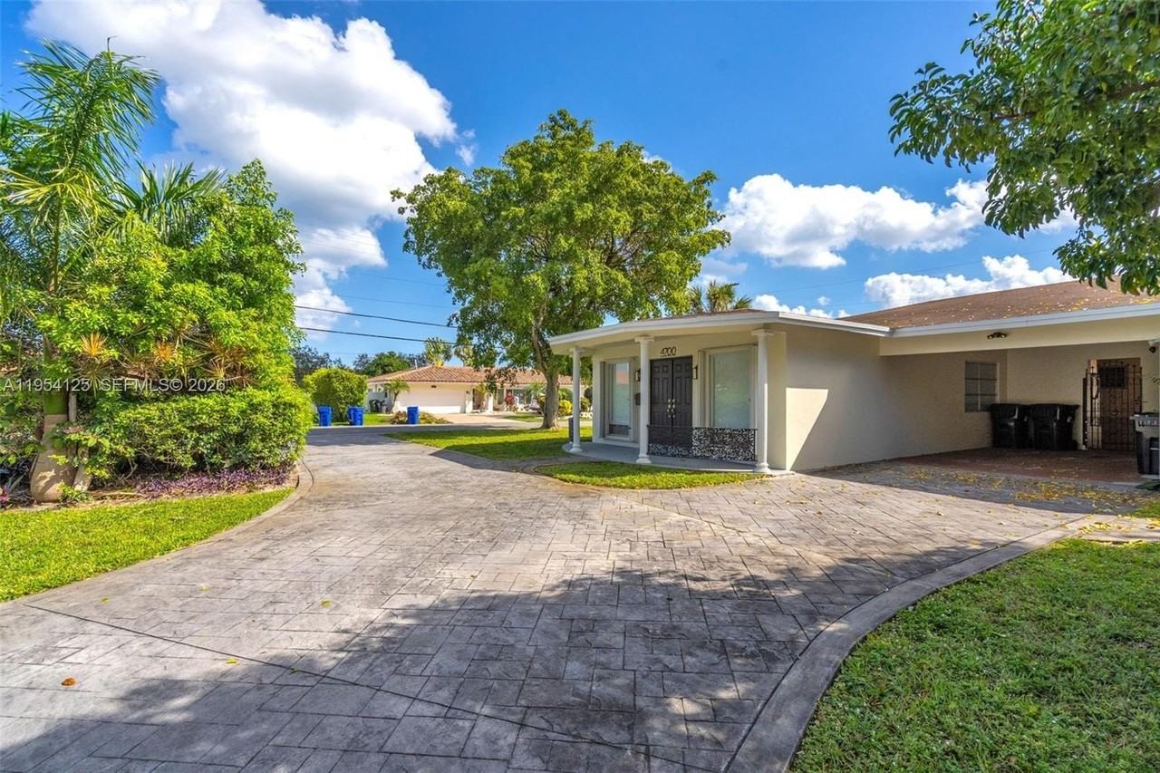 4700 Ne 21st Ave #4700 - Photo 2 of 32