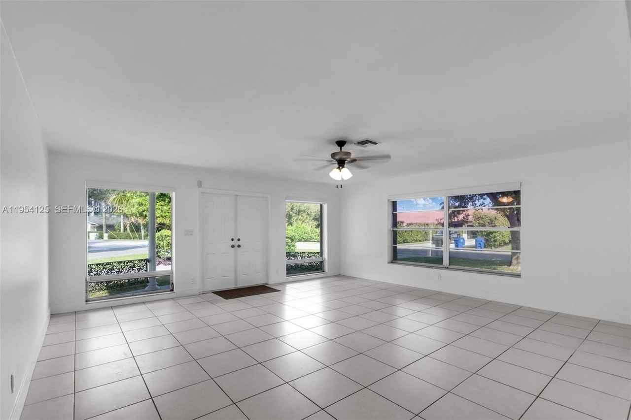 4700 Ne 21st Ave #4700 - Photo 7 of 32