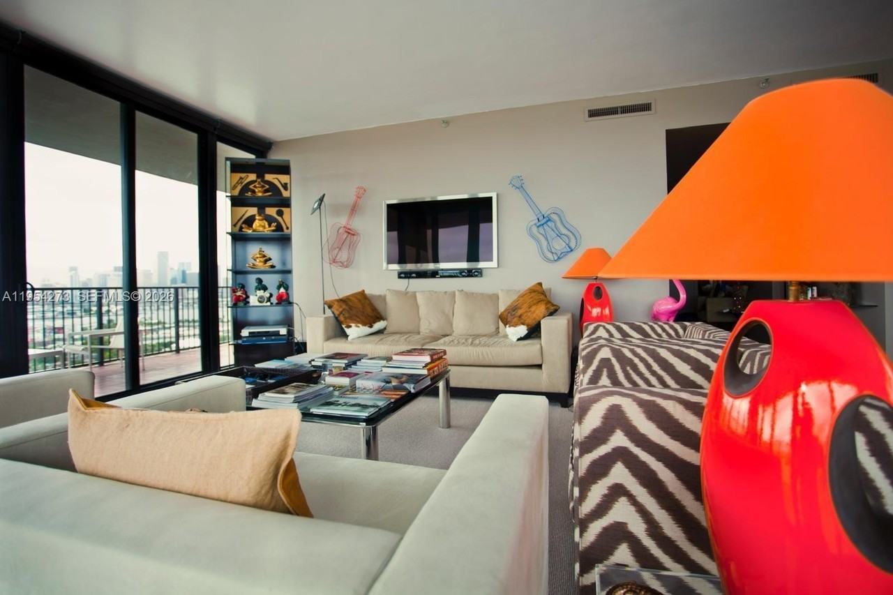 1000 Venetian Way #1501 - Photo 3 of 33