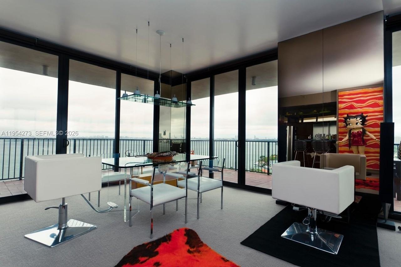 1000 Venetian Way #1501 - Photo 6 of 33