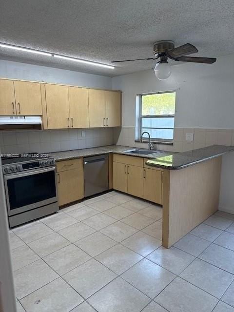 3920 Woodside Dr #5 - Photo 4 of 21