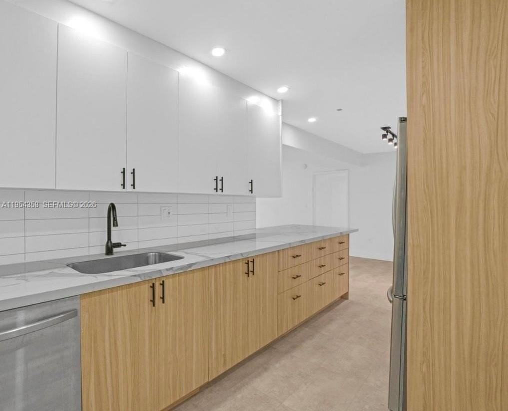 8315 Sw 72nd Ave #201B - Photo 5 of 15