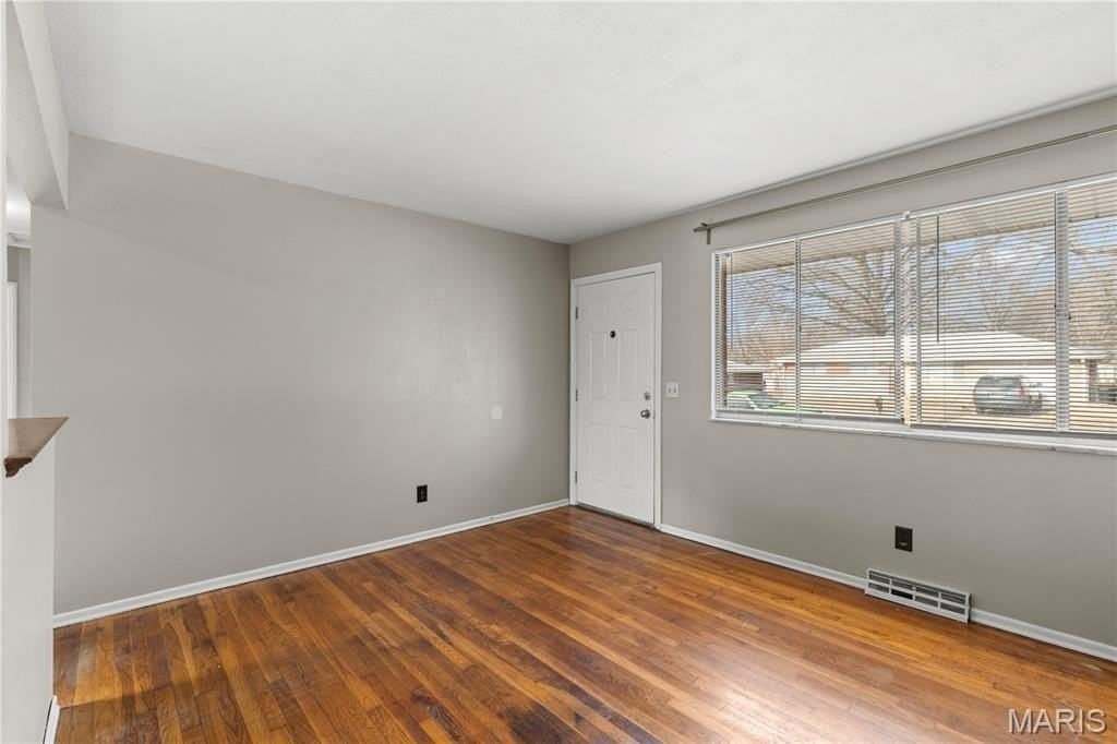 1158 Reale Ave - Photo 3 of 18